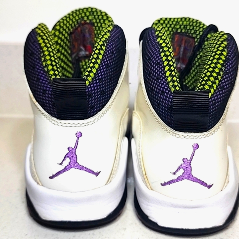 Air Jordans 10 Retro. Unisex. Size 5 Youth. Hard To Find Color Combo